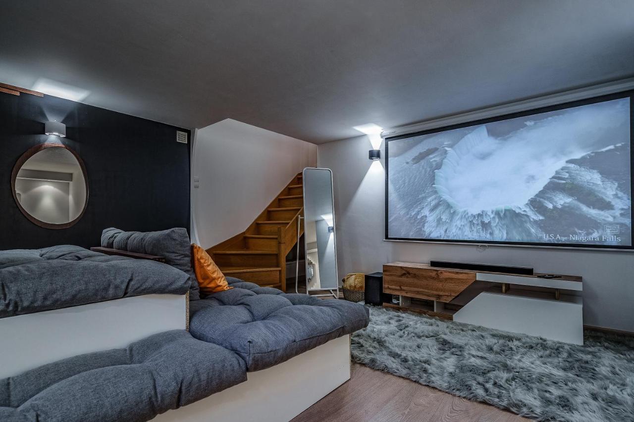 L'Evasion - Sauna Jacuzzi Cinema Тур Экстерьер фото